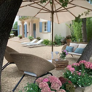 https://la-largarde.fr-provencehotel.com